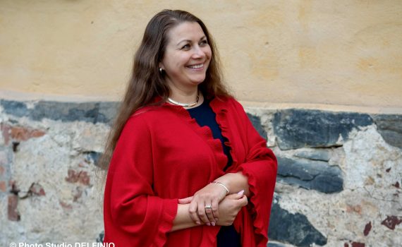 Harmony-kokoelma – käsintehty hopeinen kaulakoru, korvakorut, sormus ja rannekoru, minimalistinen ja elegantti design